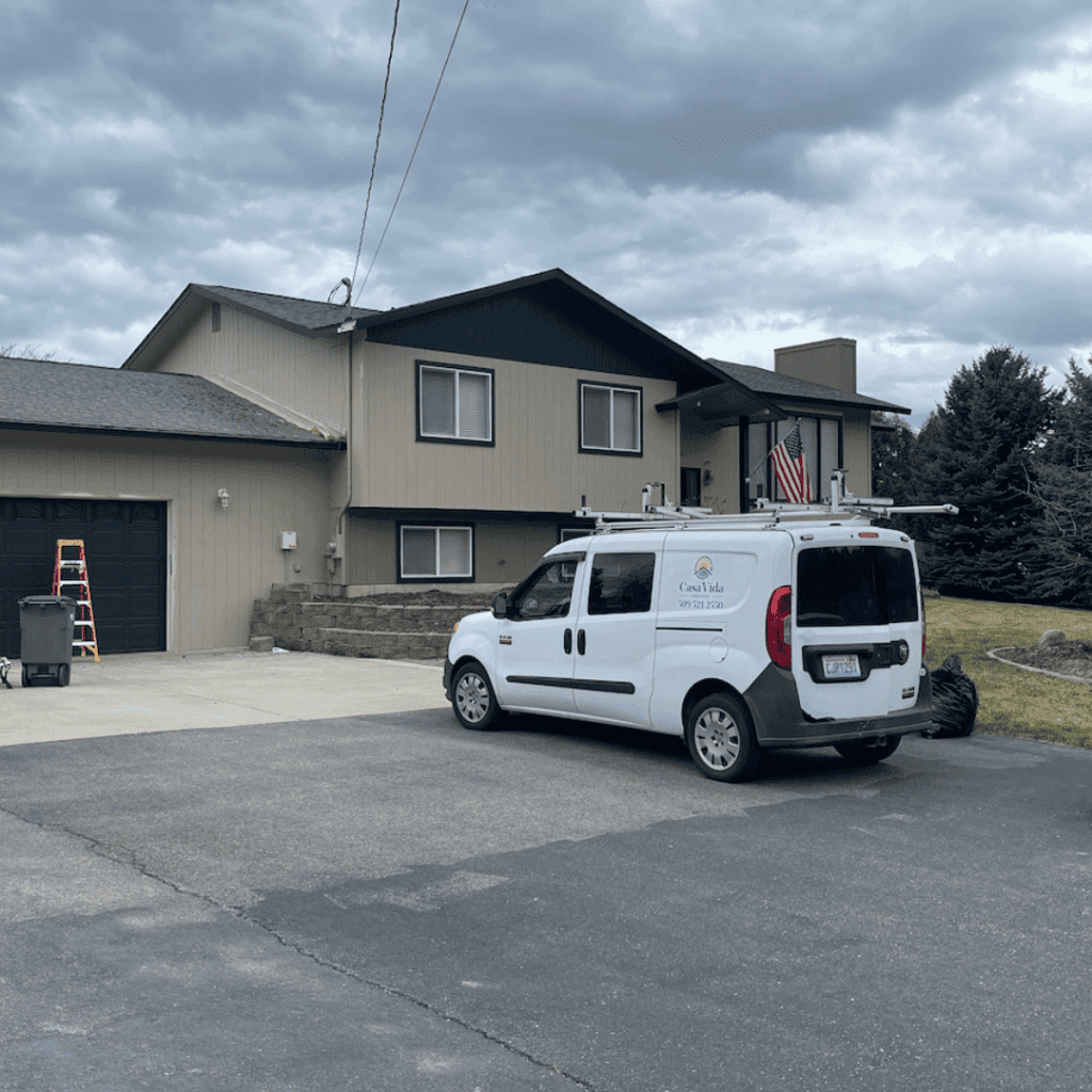 Reliable team painting.